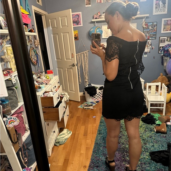 Top Shop Dress- Off shoulder black lace - Picture 3 of 7